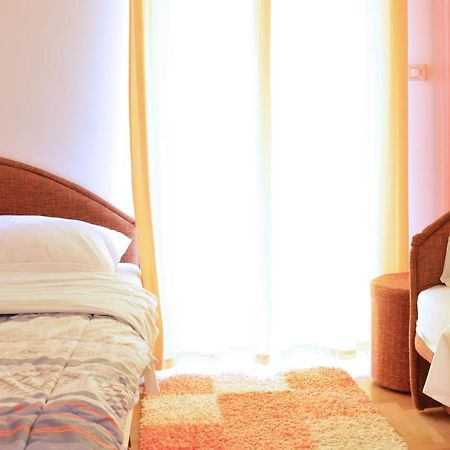 Apartment Silvija Sea View 우마그 외부 사진