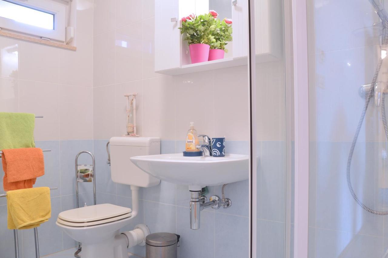 Apartment Silvija Sea View 우마그 외부 사진