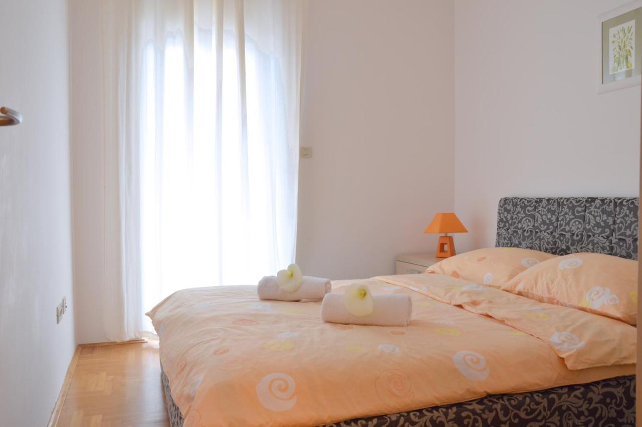 Apartment Silvija Sea View 우마그 외부 사진