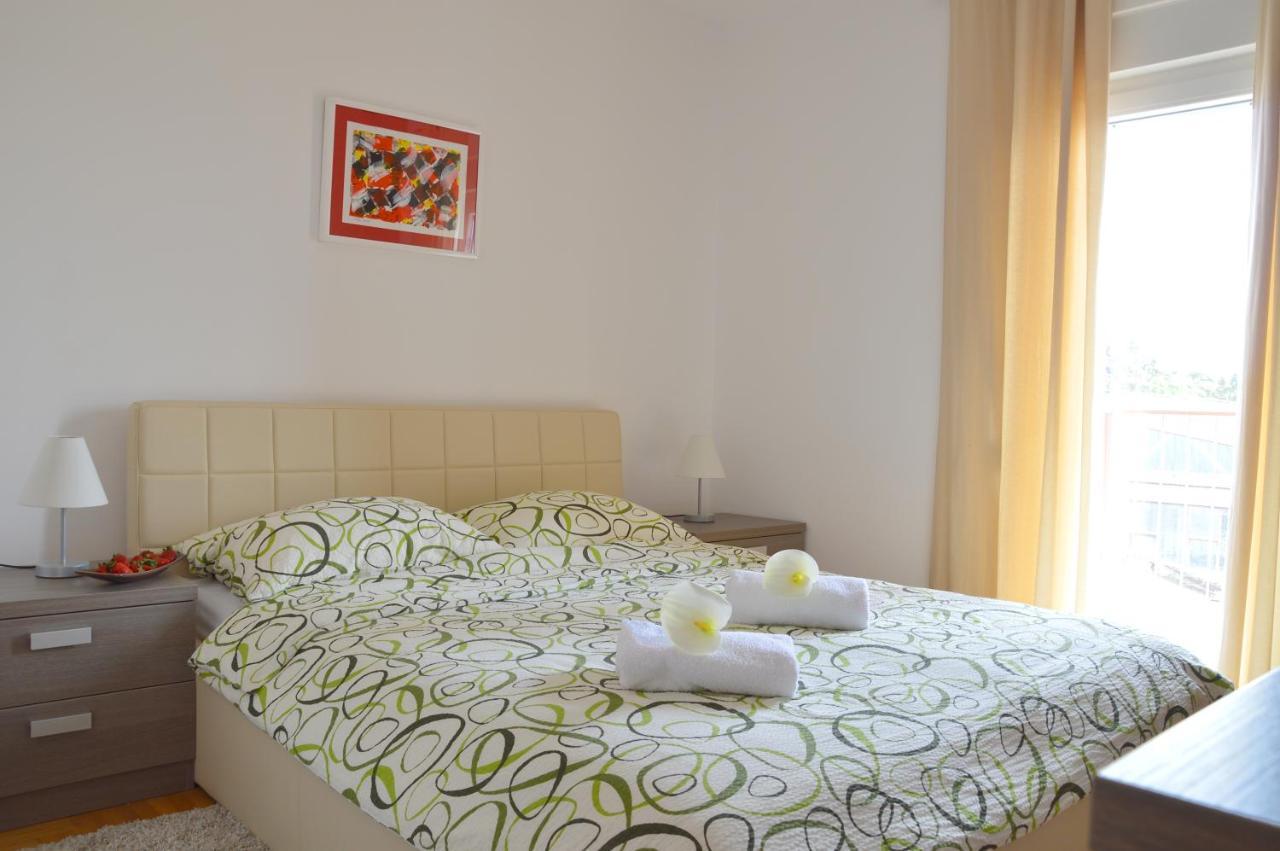 Apartment Silvija Sea View 우마그 외부 사진